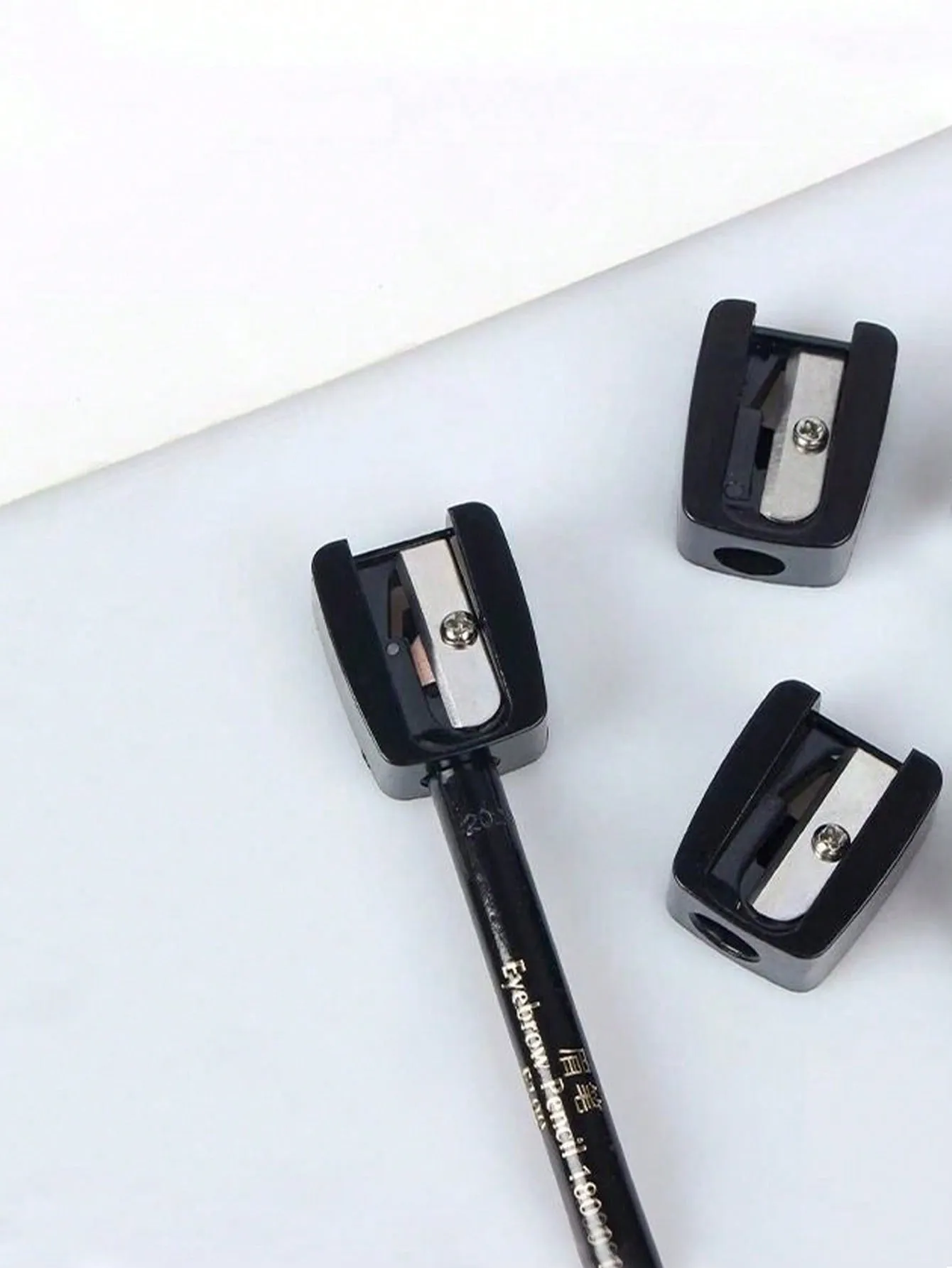 2PCS Double-Headed Eyeliner & Eyebrow Pencil Makeup Tool With Double-Size Sharpener, Mini Portable Multi-Functional Automatic Pencil Sharpener.